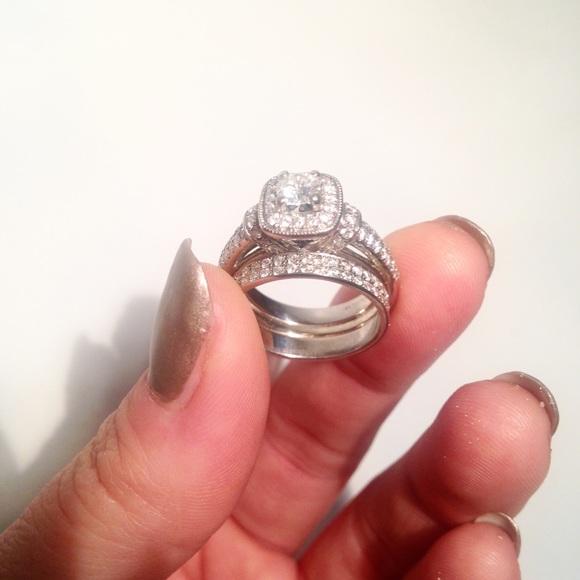 • the three-band engagement ring - Picture 3 of 7